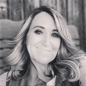 Meet your Posher, Leslie